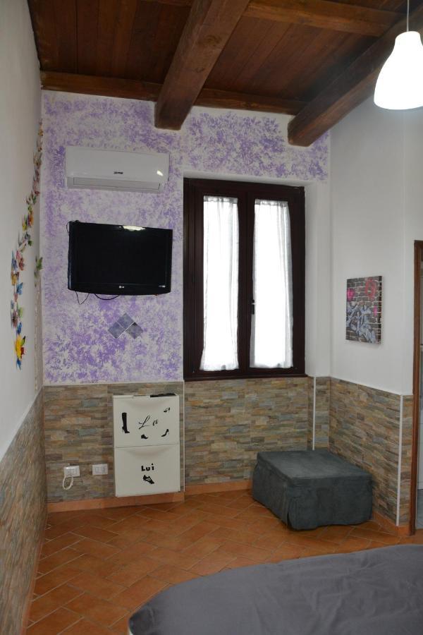 Al centro del porto Civitavecchia Exterior foto